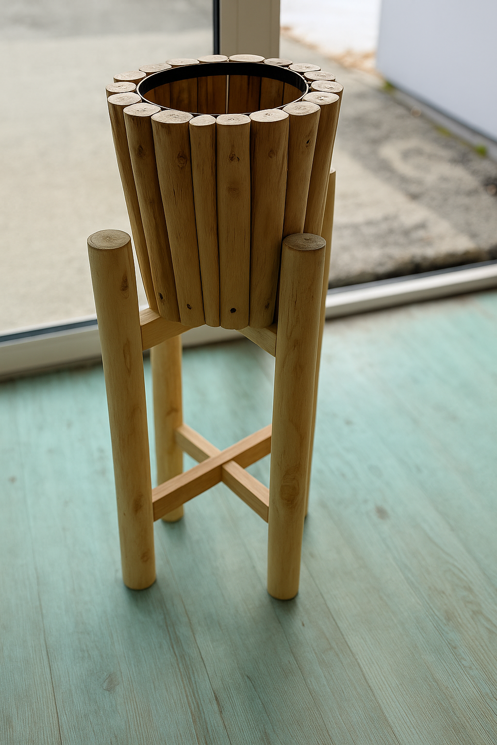 Květináč s podstavcem teak