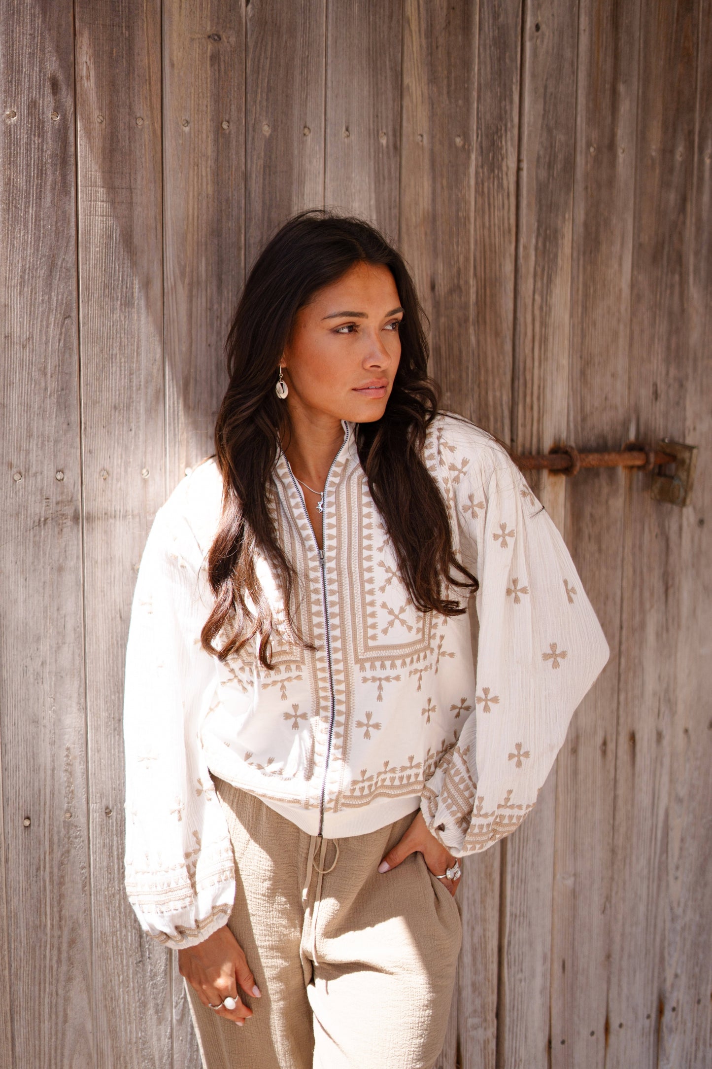 Bunda na zip Sonrisa Boho Bílá