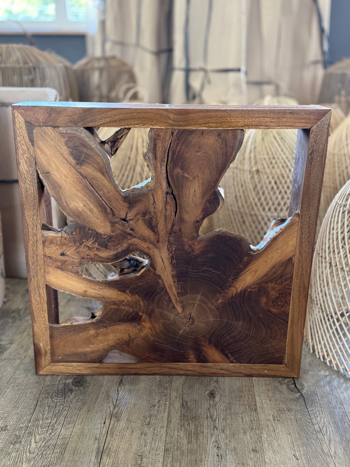 Teaková dekorace na zeď 50x50cm