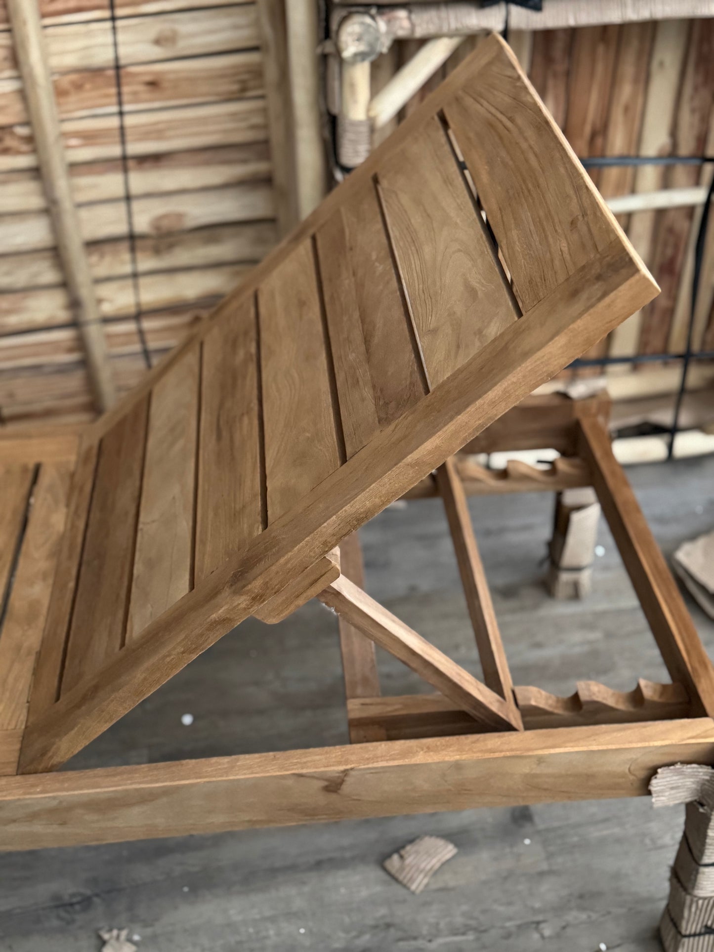 Zahradní teakové lehátko