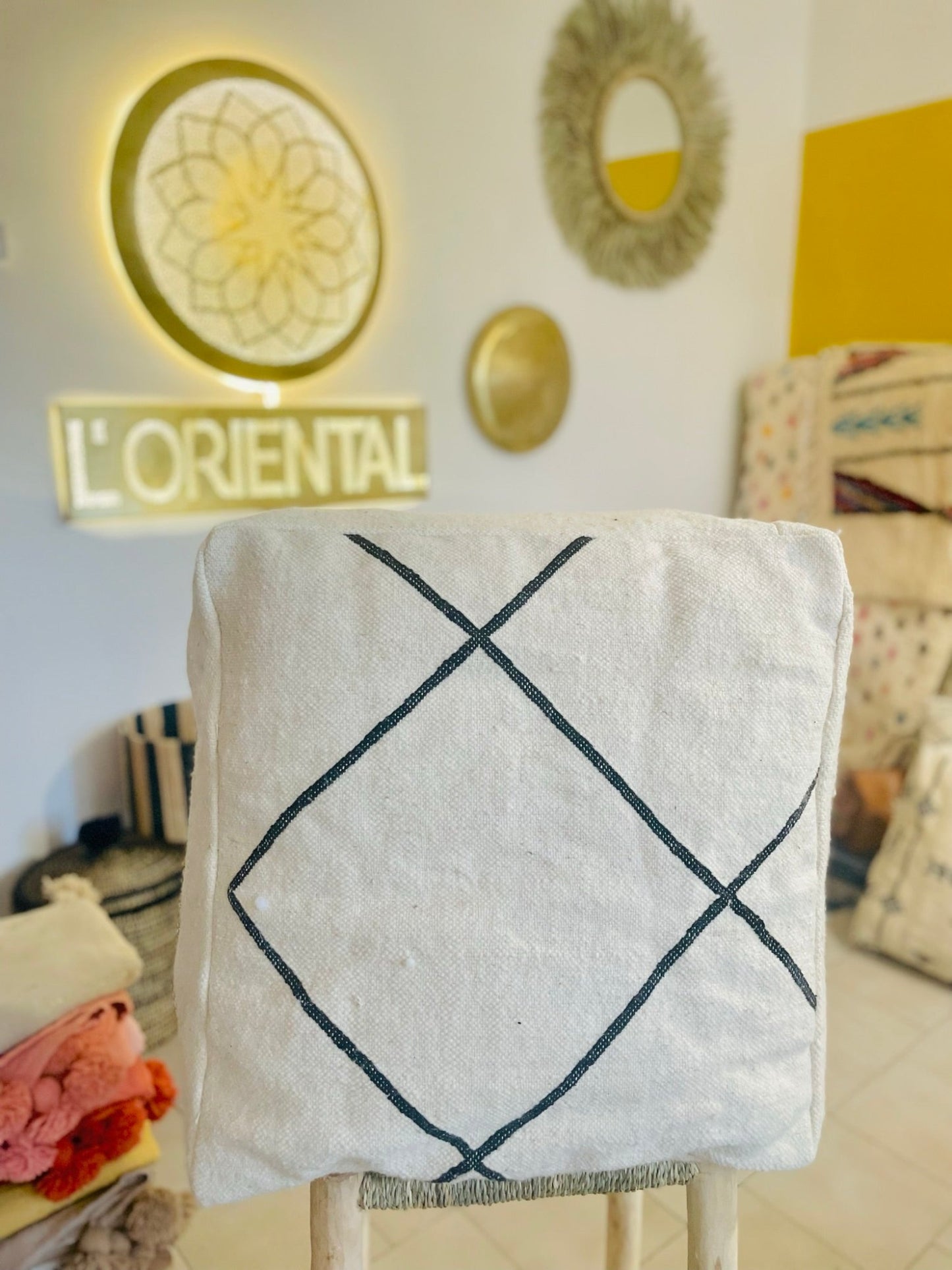 Vlněný taburet - kosočtverec