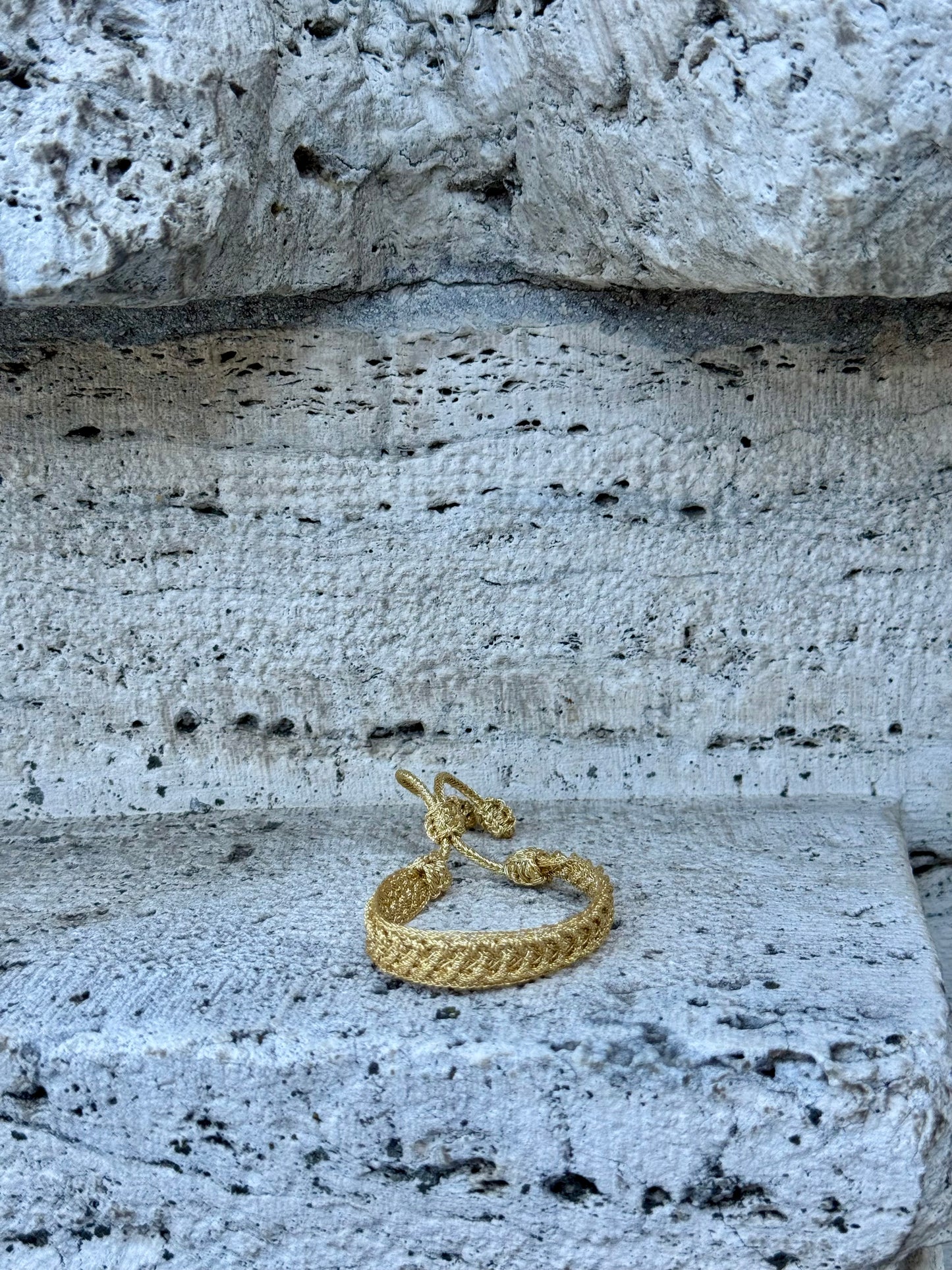 Náramek Golden Braid