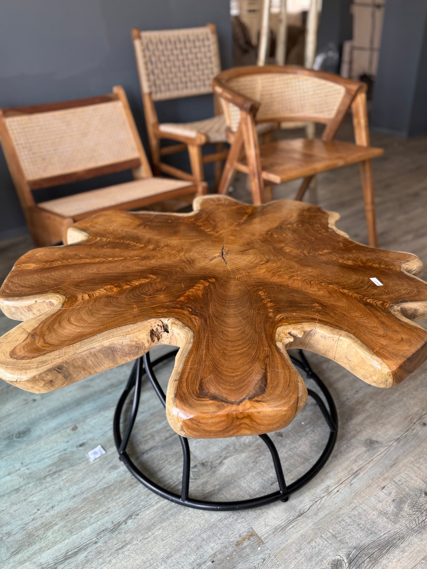 Design teakový stůl