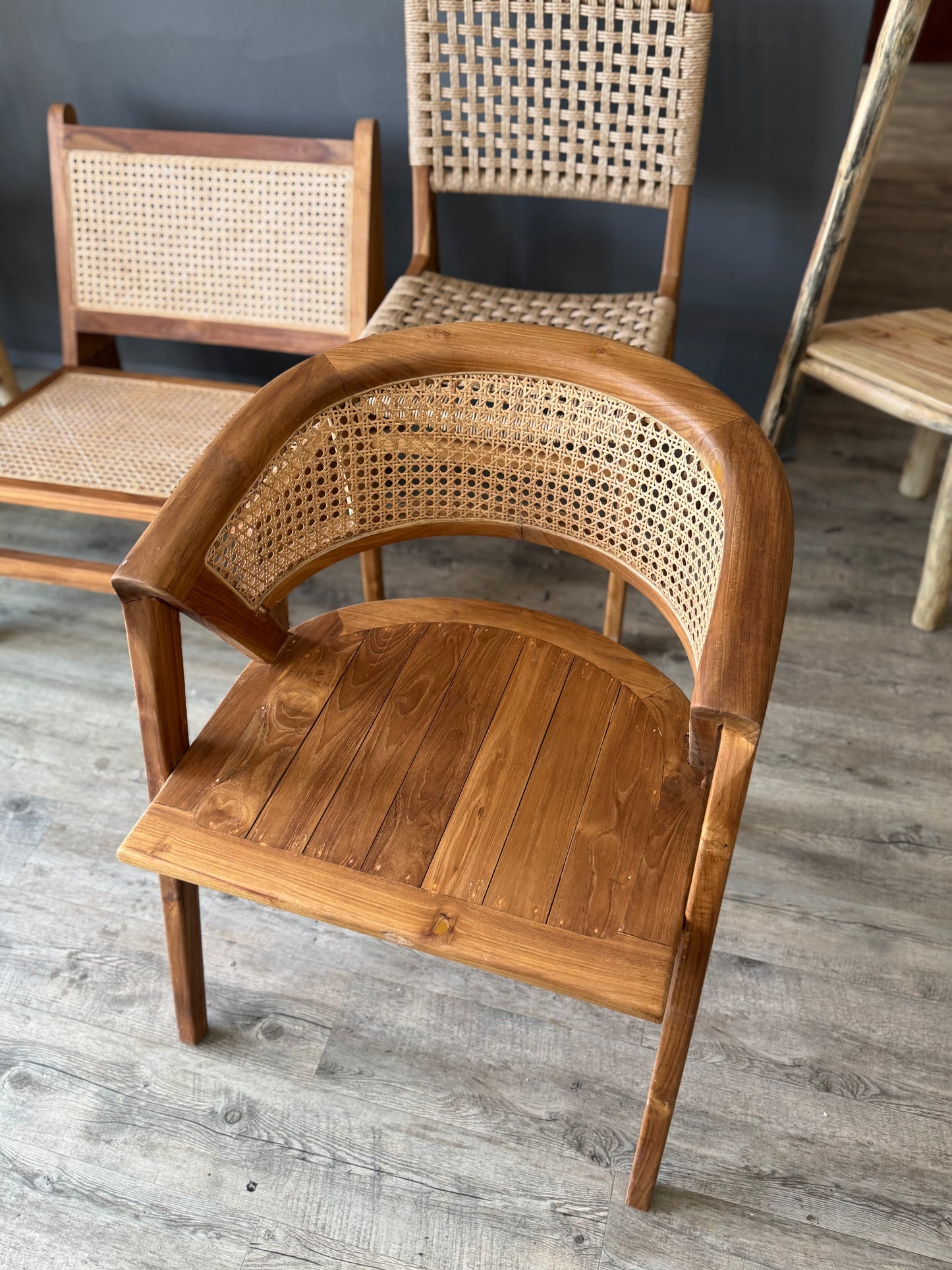 Teaková židle s ratanovým výpletem