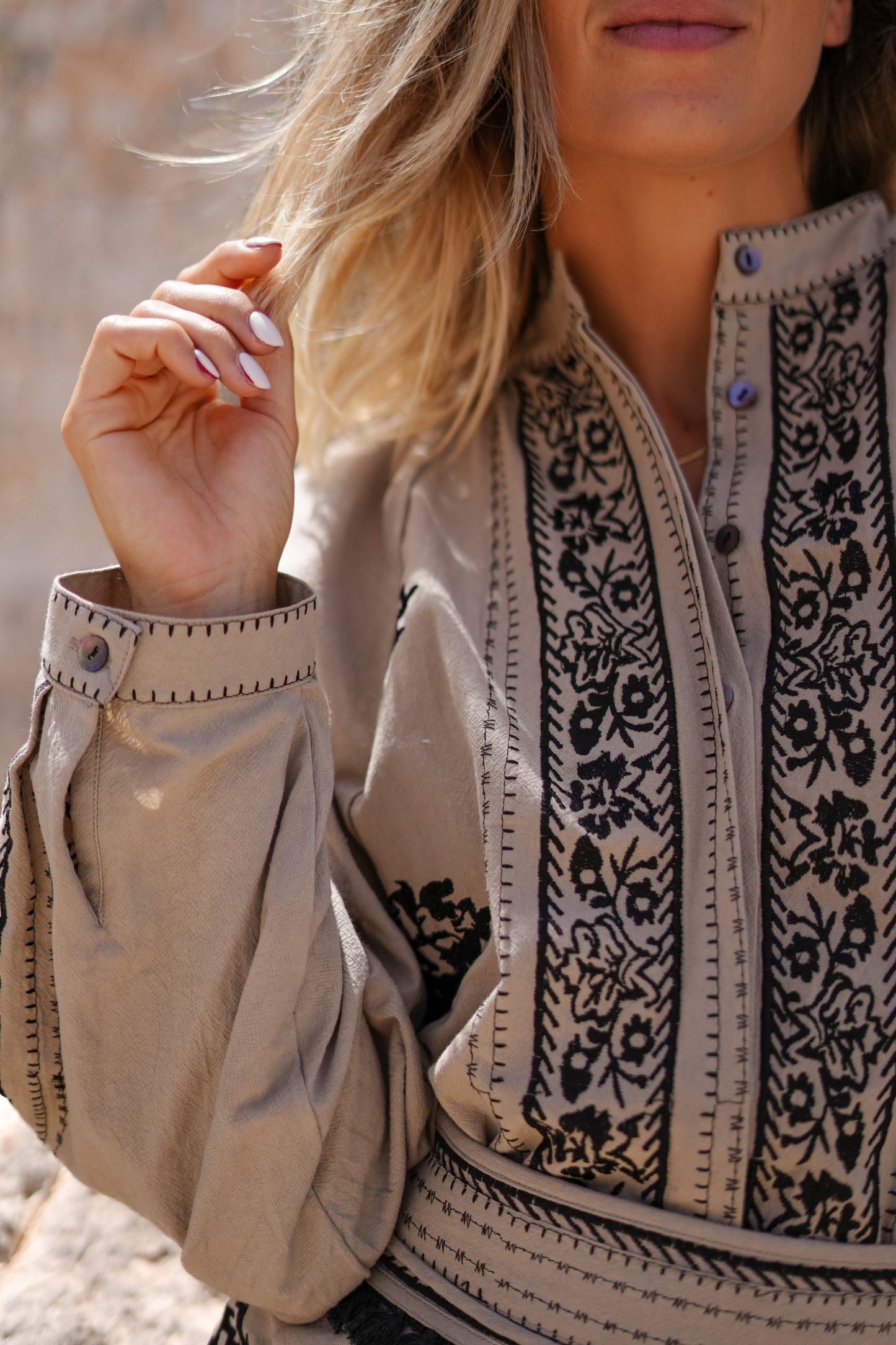 Šaty s páskem Espanola Taupe