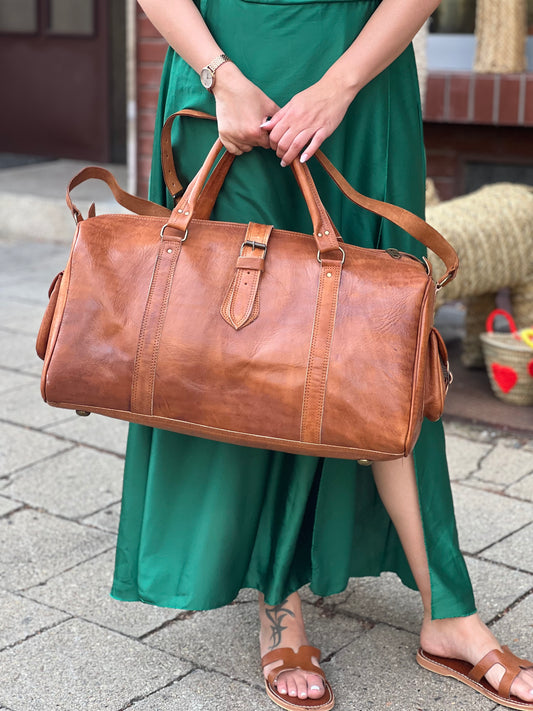Leather travel bag brown