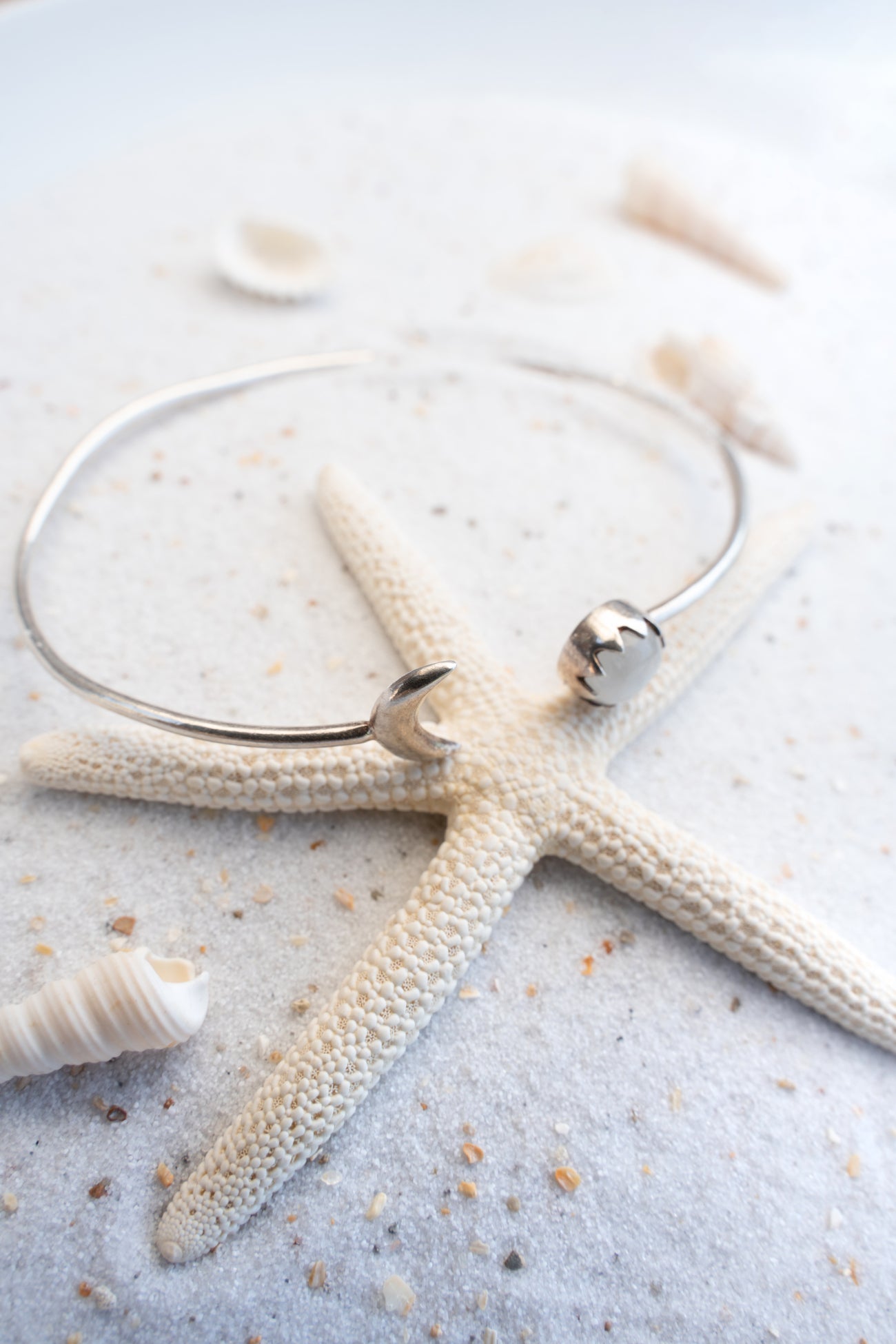 Náramek postříbřená mosaz s měsíčním kamenem Moon