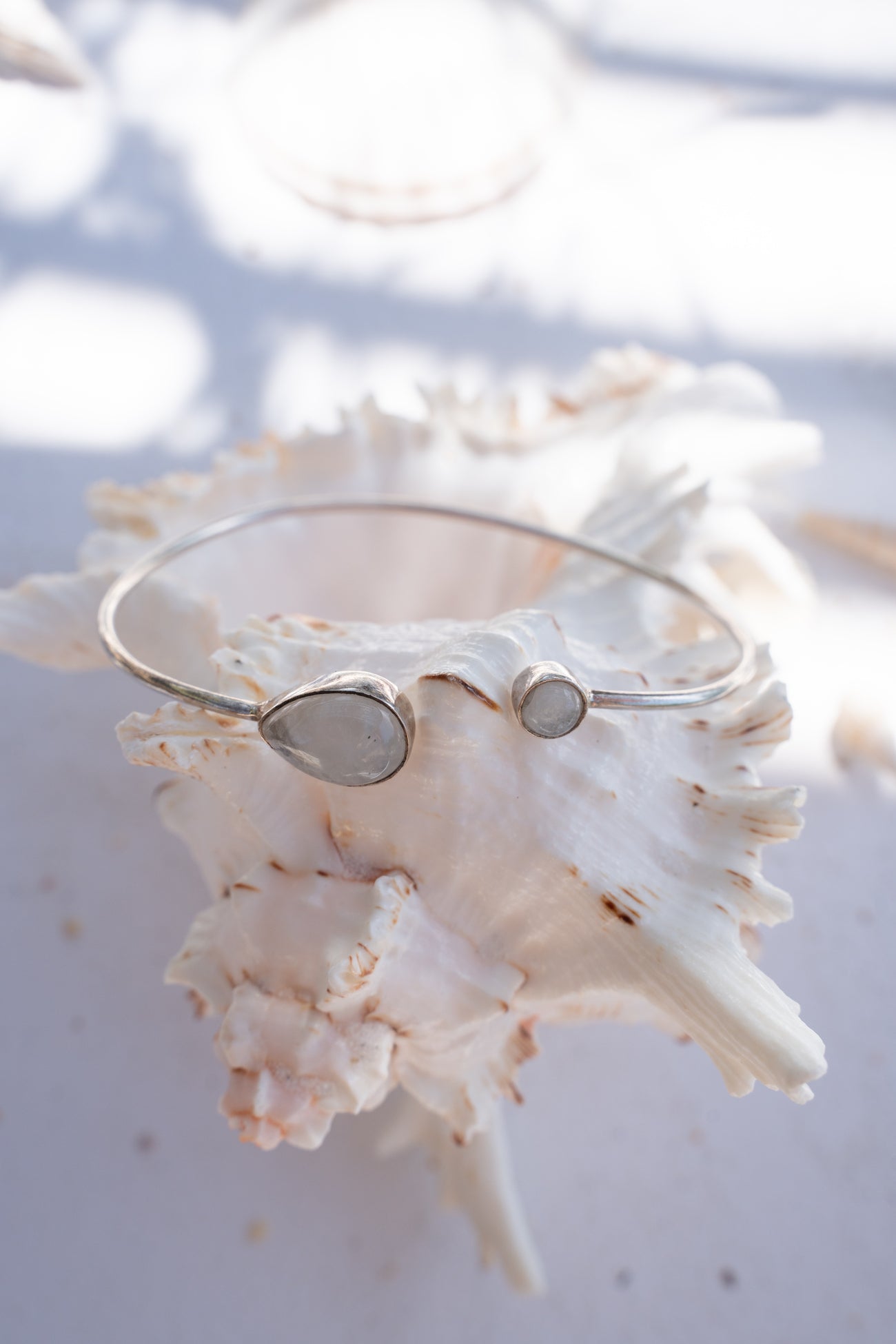 Náramek postříbřená mosaz