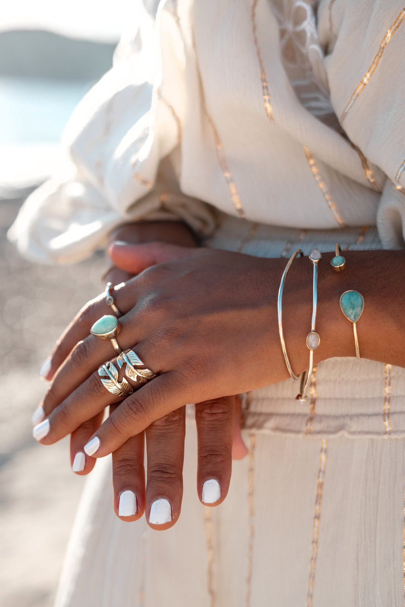 Náramek postříbřená mosaz s měsíčními kameny