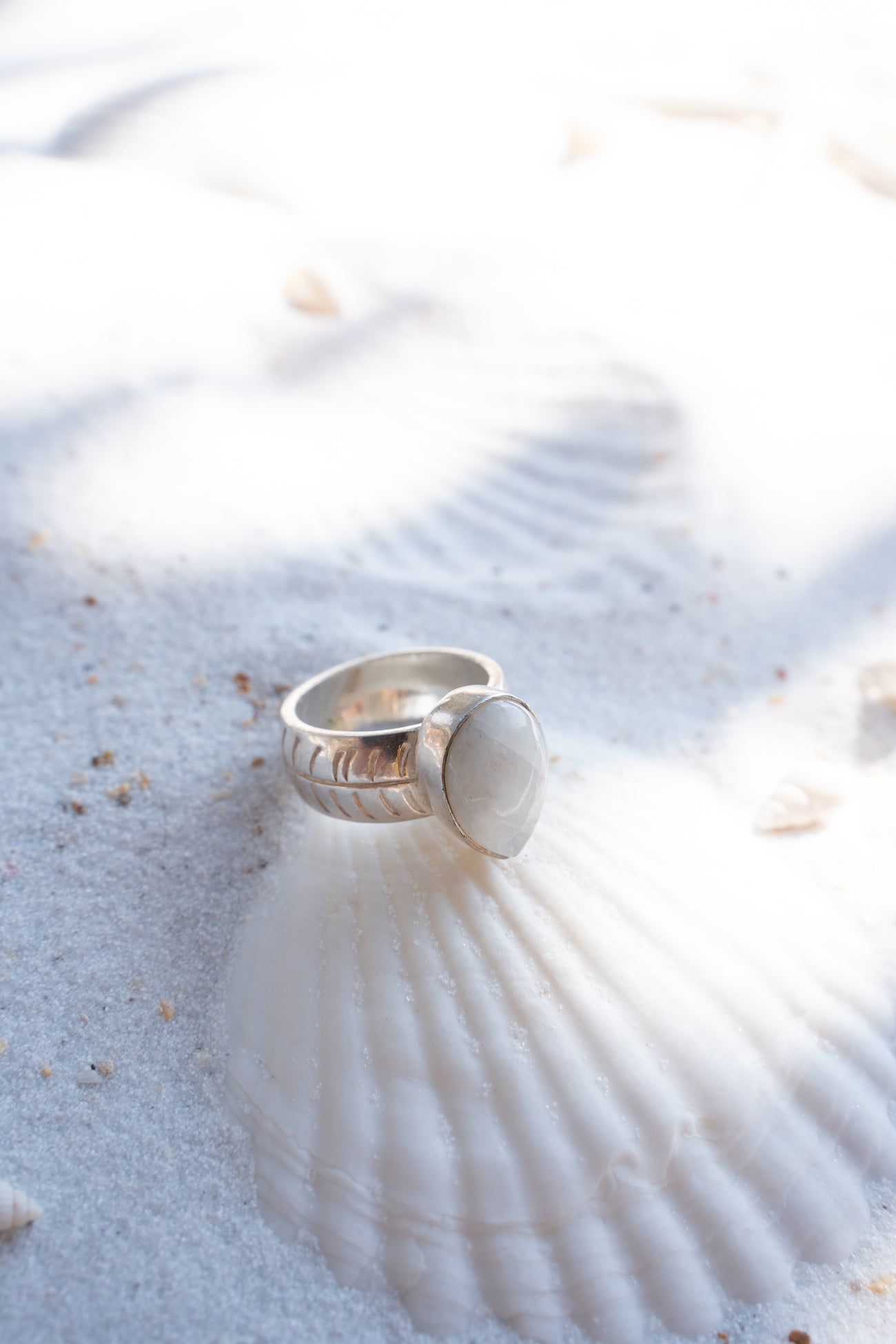 Prsten postříbřená mosaz s měsíčním kamenem